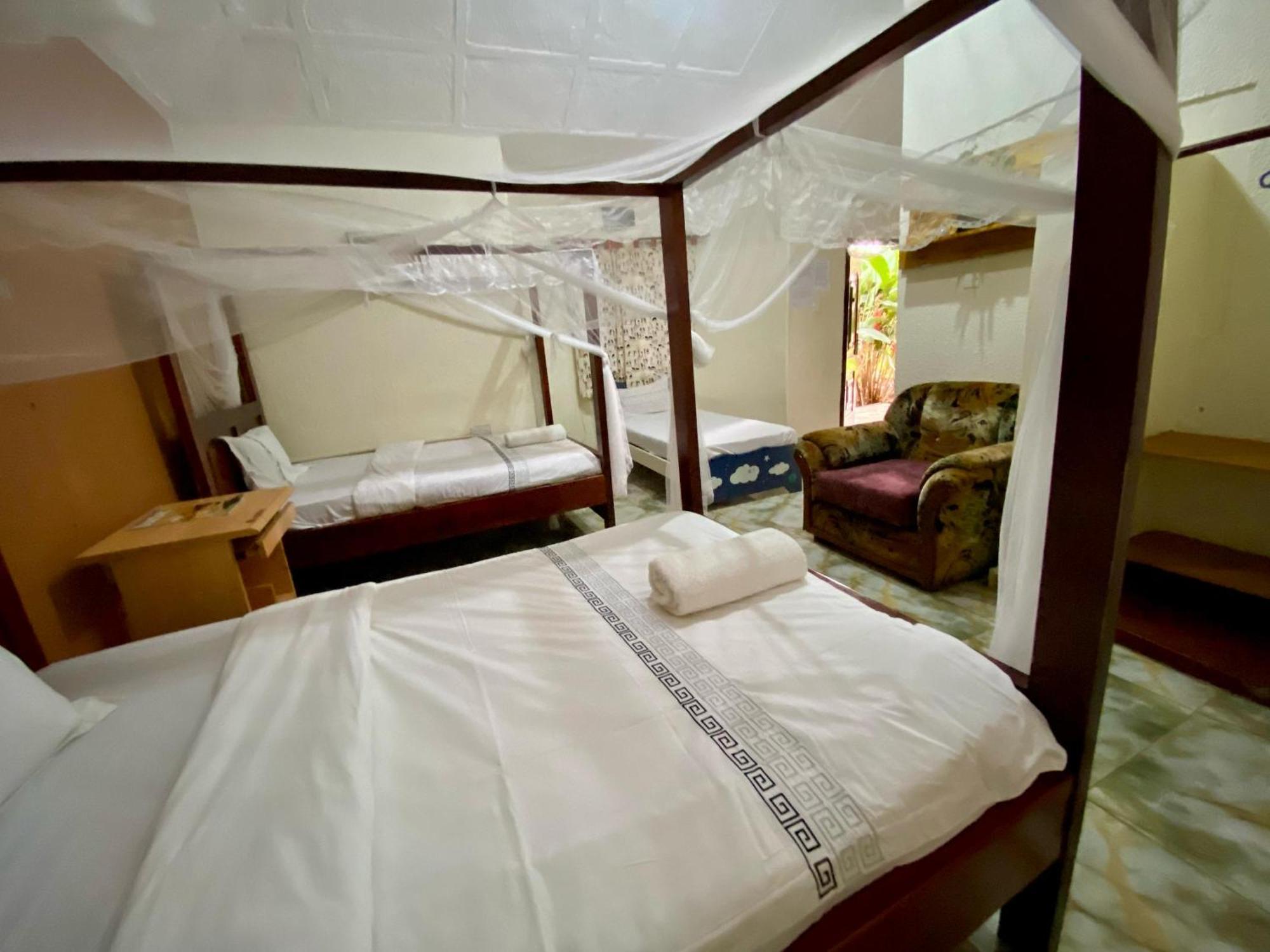 Gorilla African Guest House Entebbe Exteriér fotografie